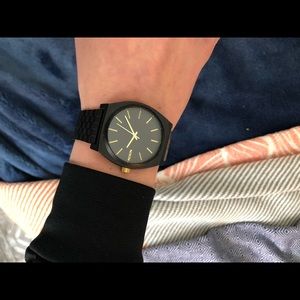 Nixon time teller watch black and gold